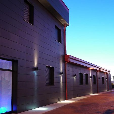 V Hotel 阿罗约莫利诺斯 外观 照片