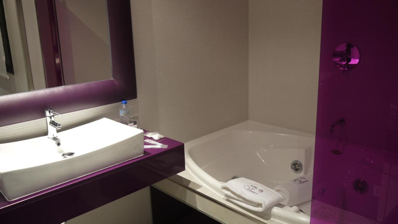 V Hotel 阿罗约莫利诺斯 外观 照片